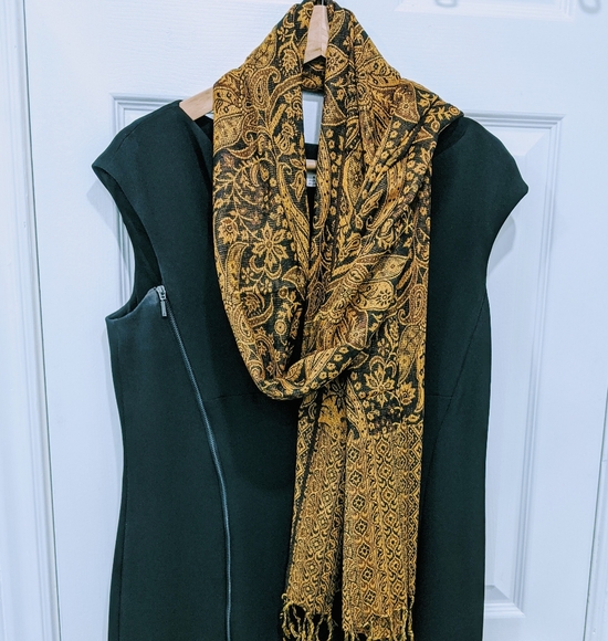 Pashmina/Silk Scarf with fringes - Golden/ Black - Picture 2 of 7